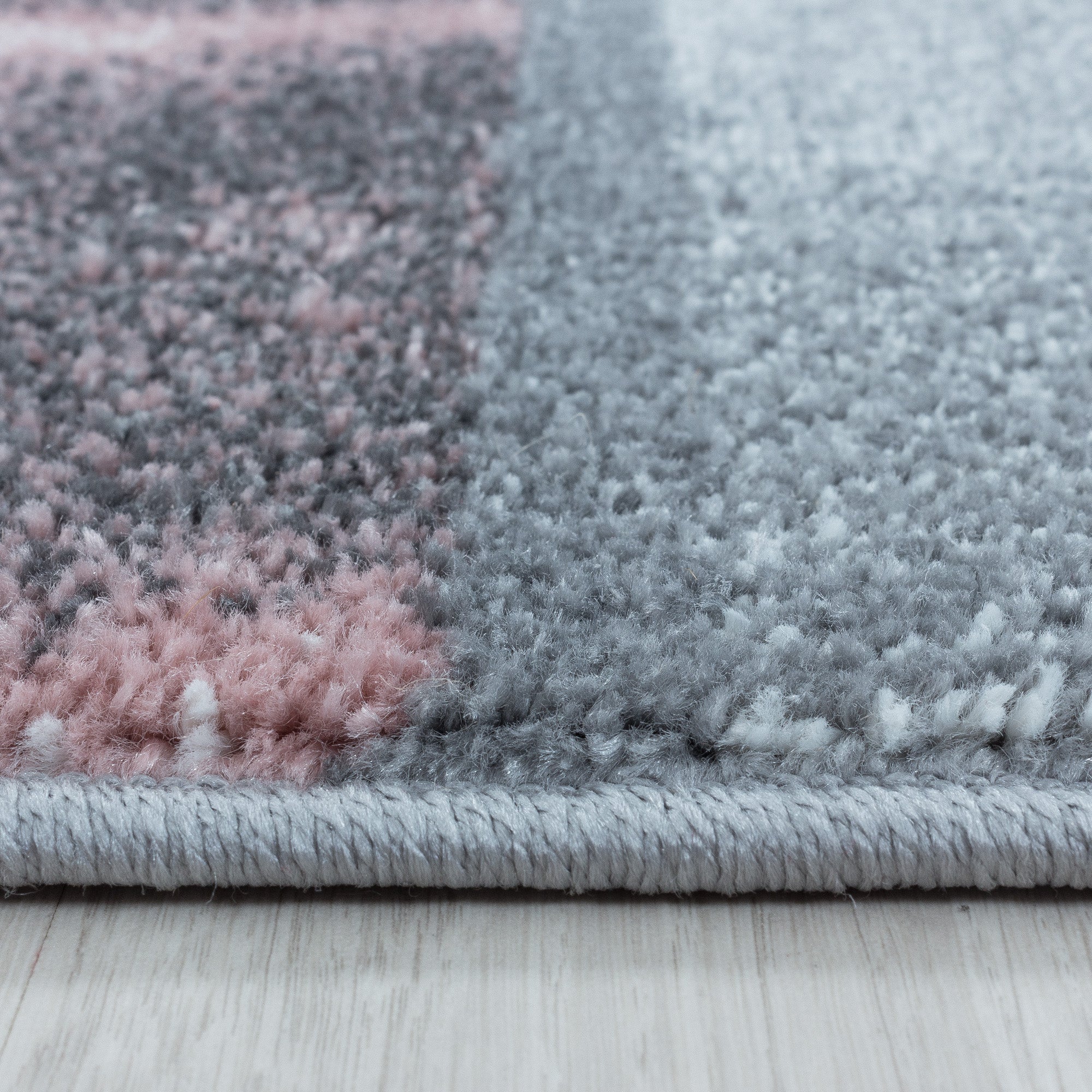 Modern Designer Wohnzimmer Teppich Weicher Kurzflor Kariert Design Robust