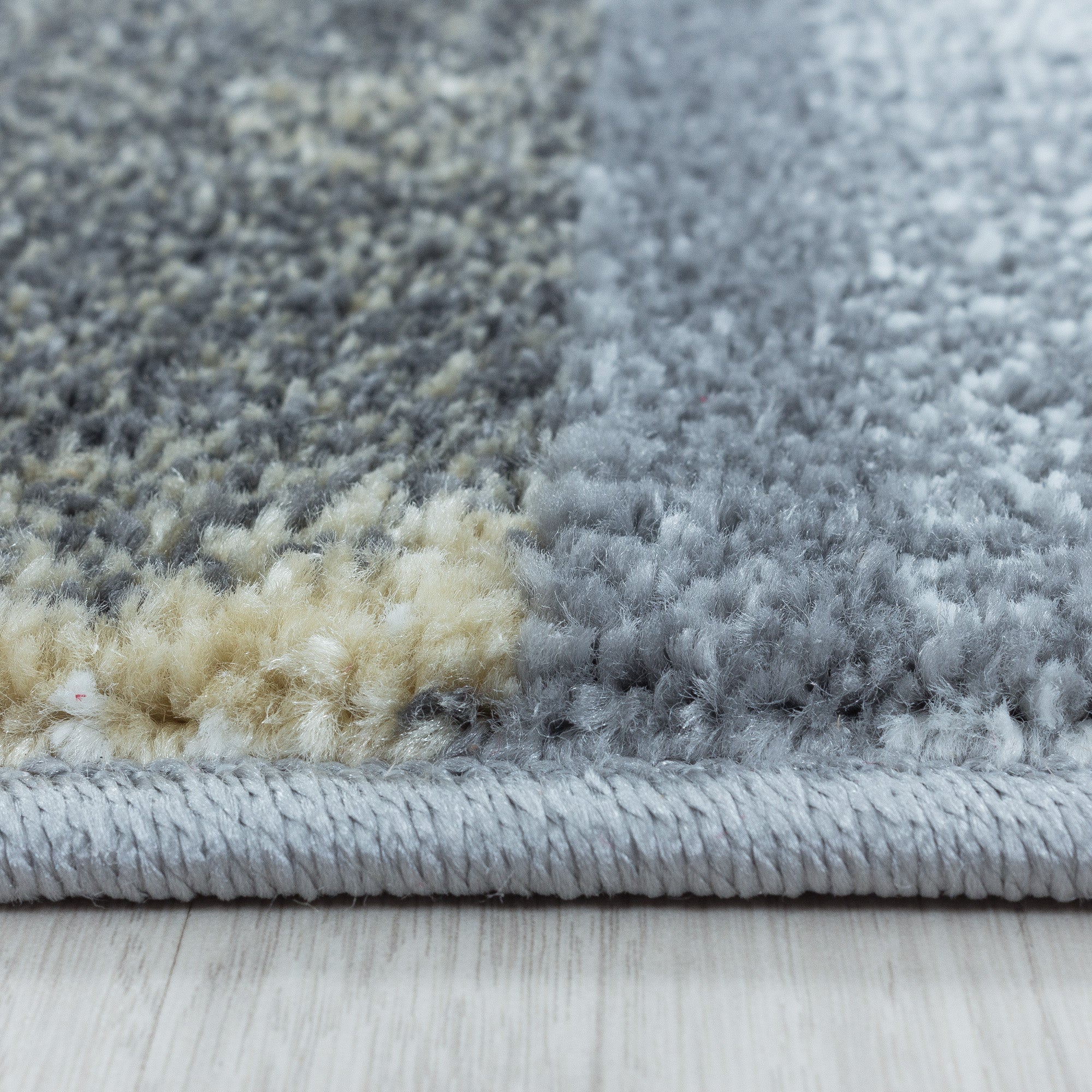 Modern Designer Wohnzimmer Teppich Weicher Kurzflor Kariert Design Robust