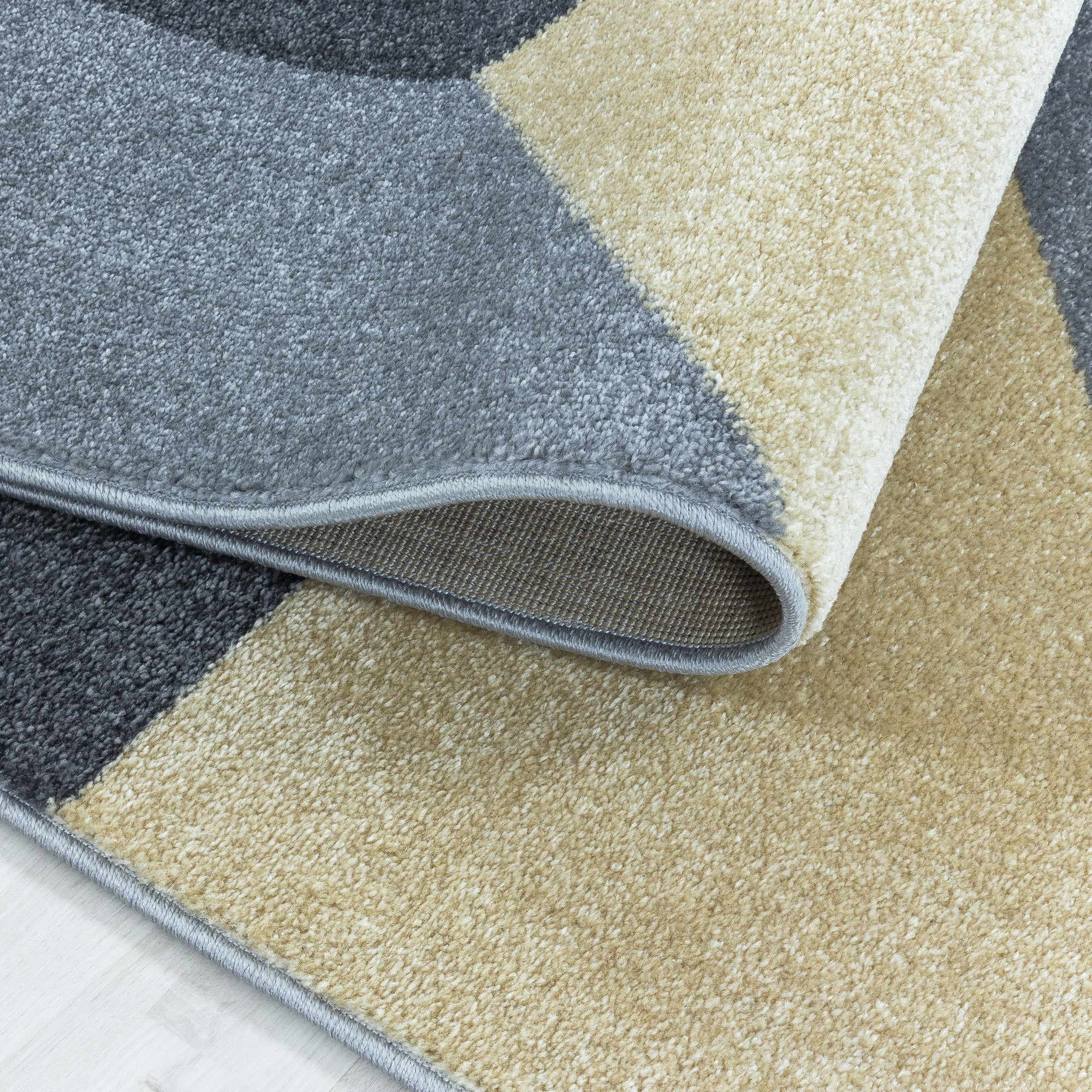 Modern Designer Wohnzimmer Teppich Weicher Kurzflor Geometrisch Design Robust
