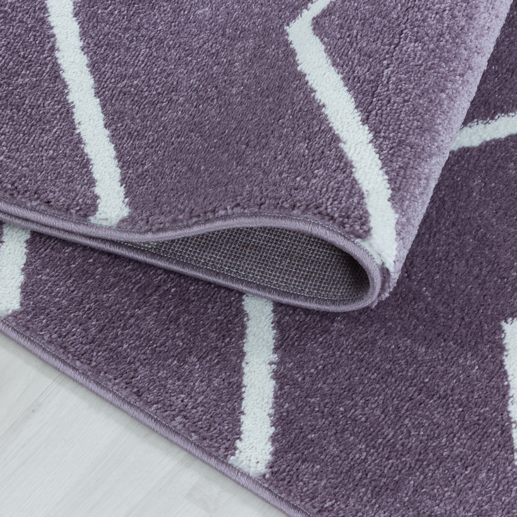Modern Designer Kurzflor Teppich Wohnzimmer Chevron Design Robust Pflegeleicht