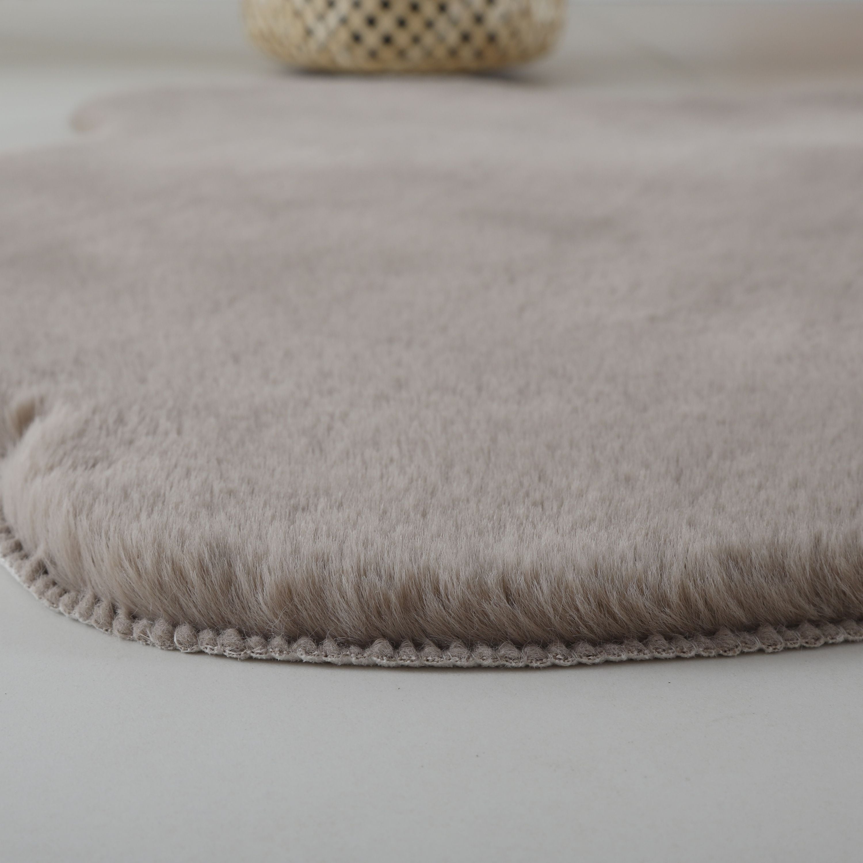 Rug plush plain bear shape faux fur children's room super soft fur look