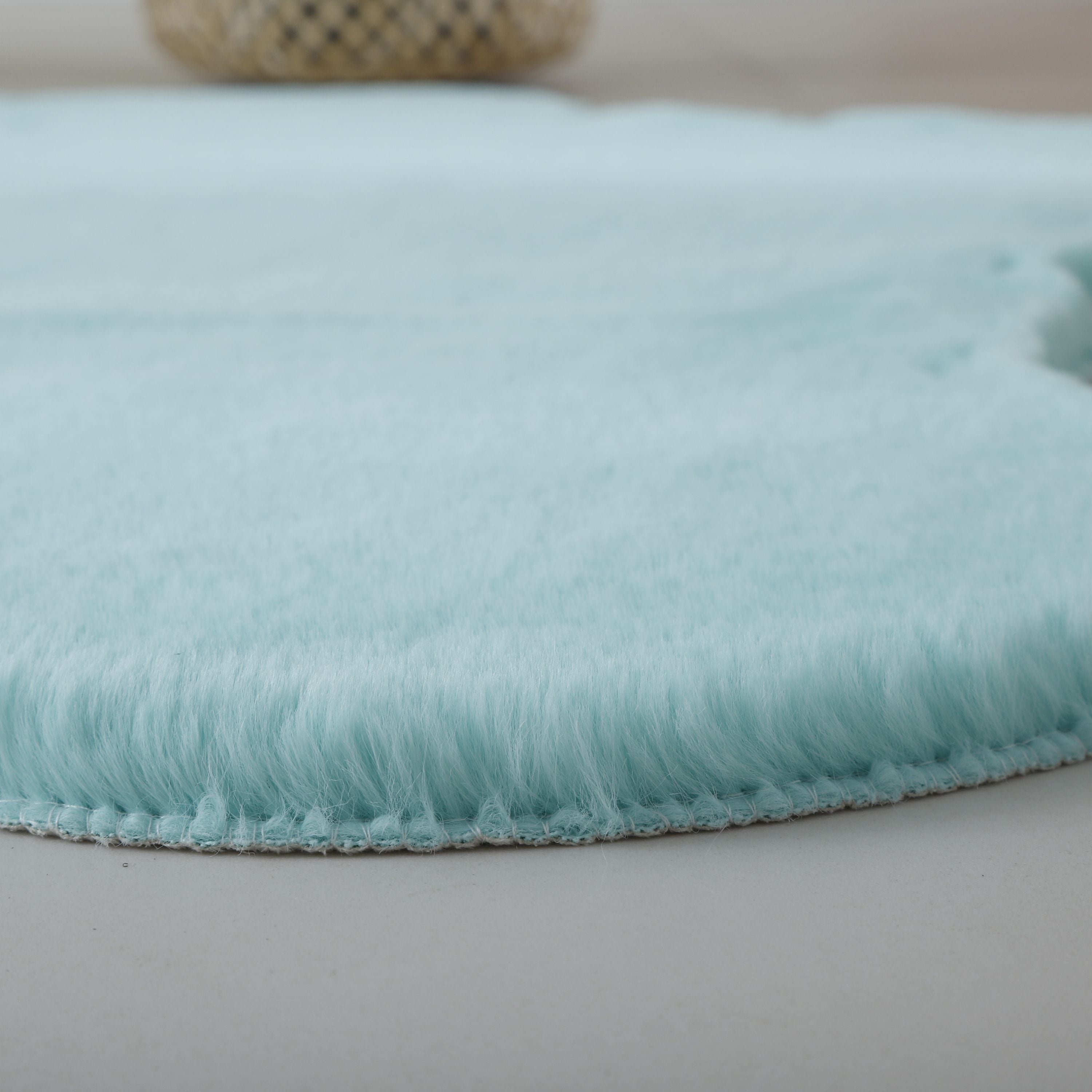 Rug plush plain bear shape faux fur children's room super soft fur look