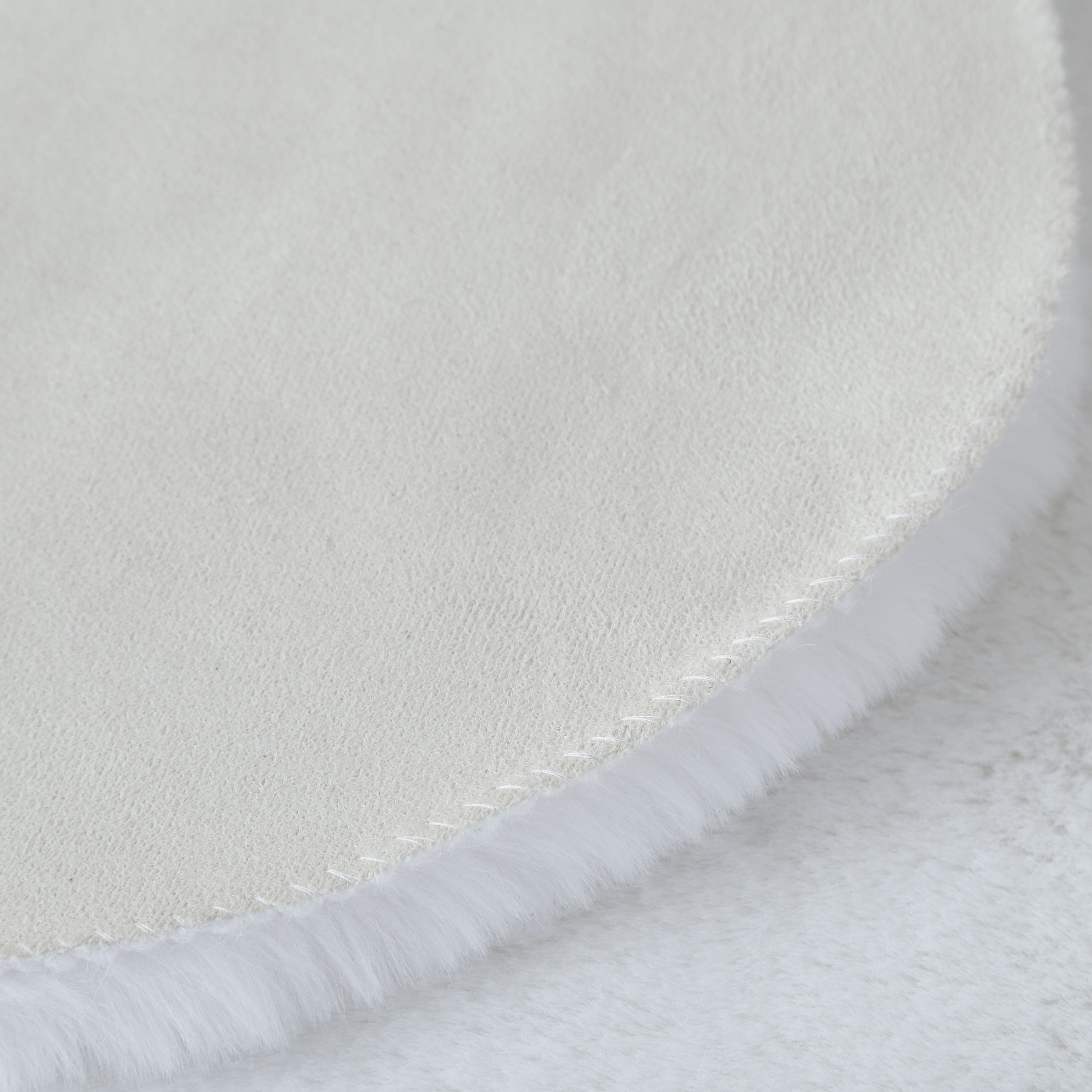 Rug plush plain bear shape faux fur children's room super soft fur look