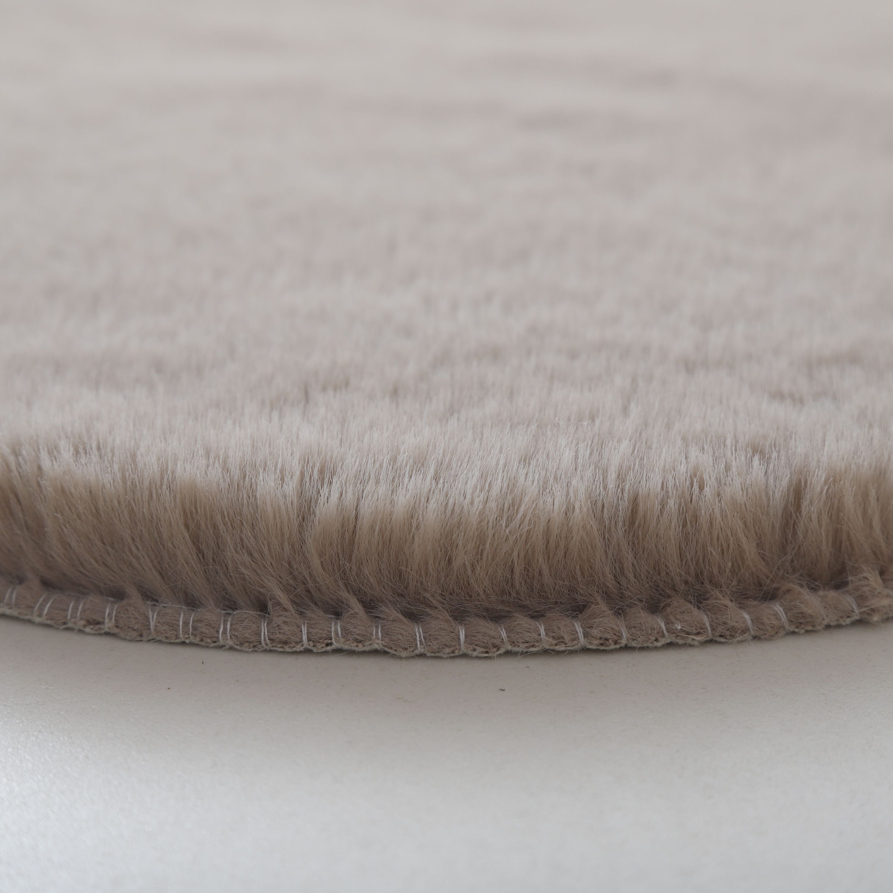 Rug plush plain cloverleaf shape faux fur children's room soft fur look