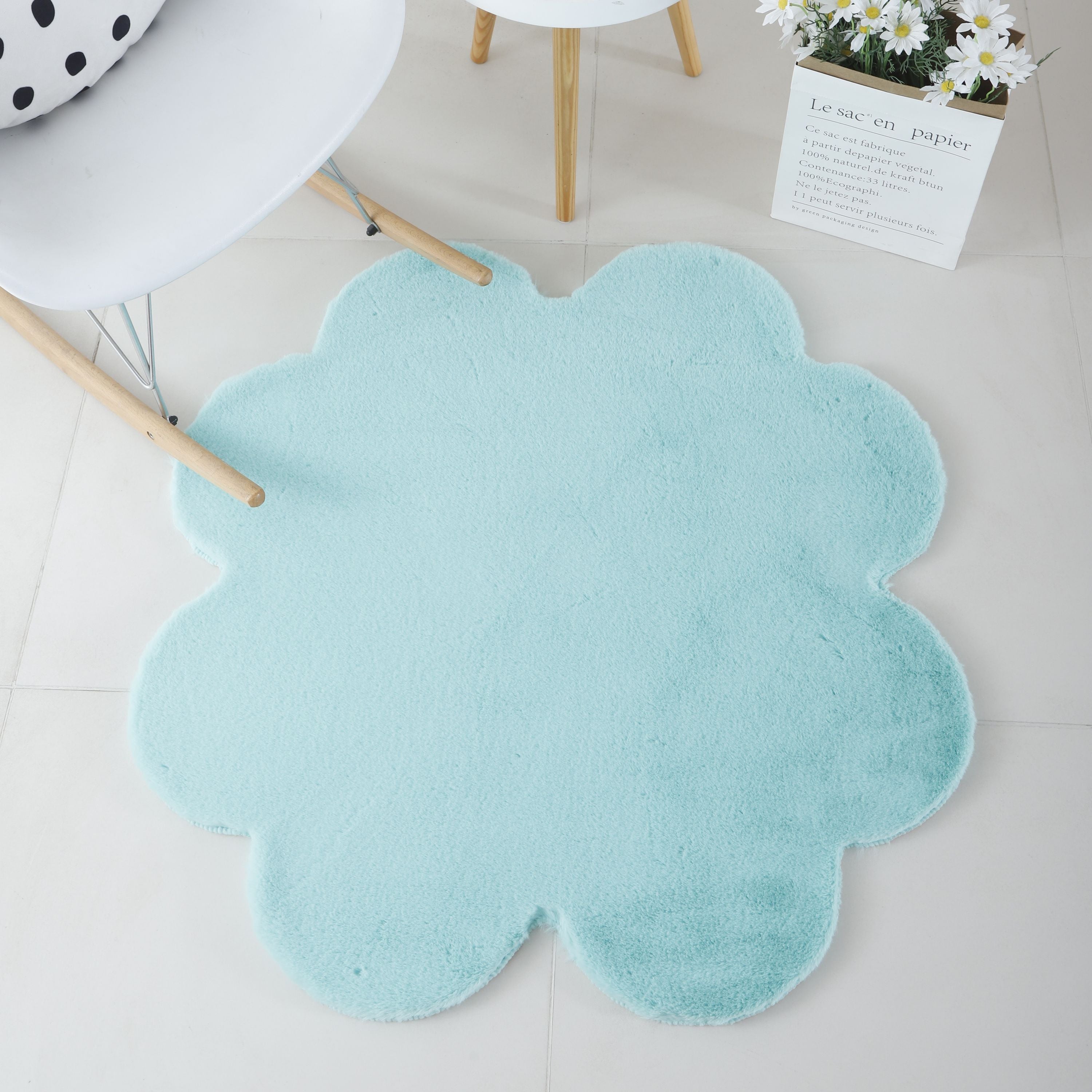 Rug plush plain cloverleaf shape faux fur children's room soft fur look