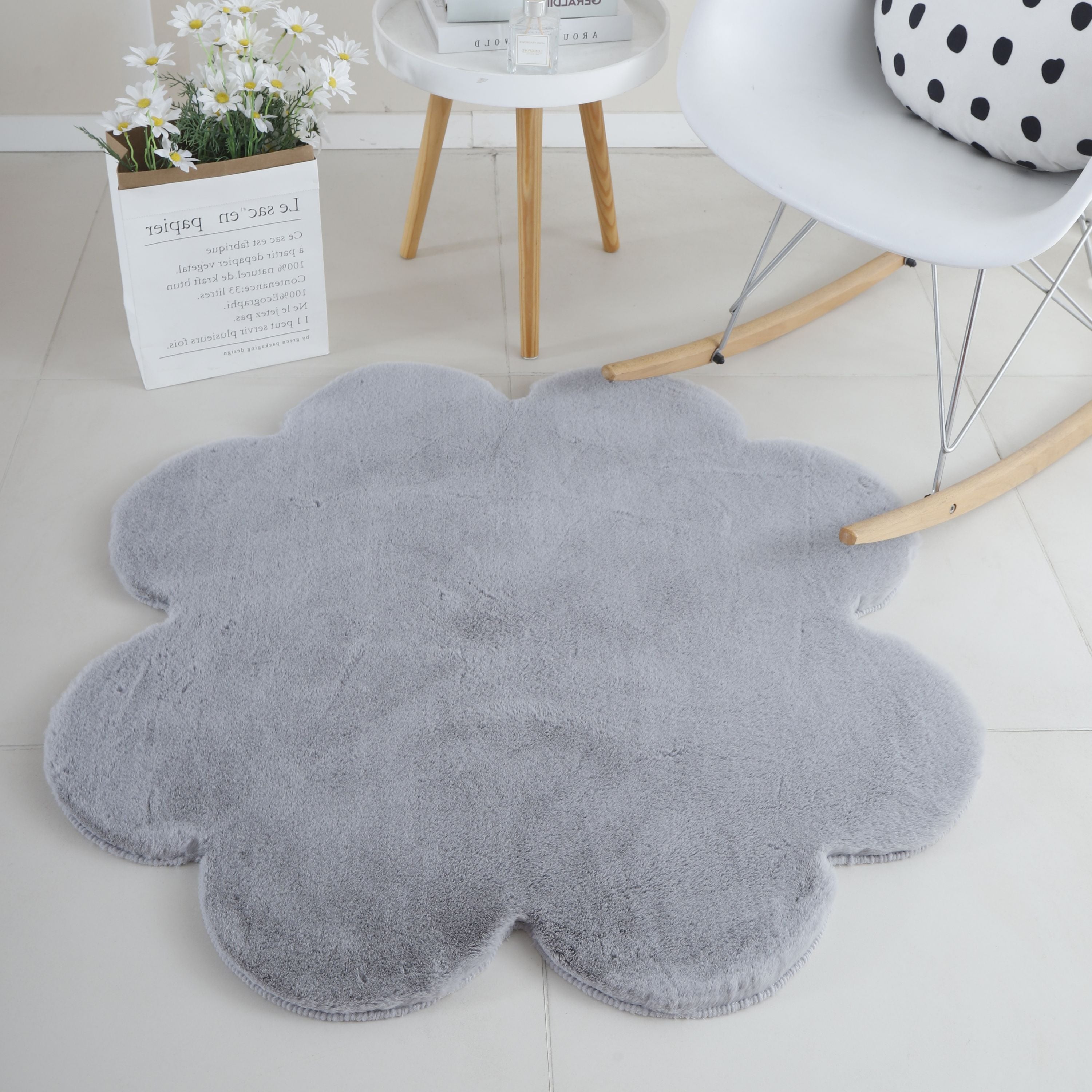 Rug plush plain cloverleaf shape faux fur children's room soft fur look