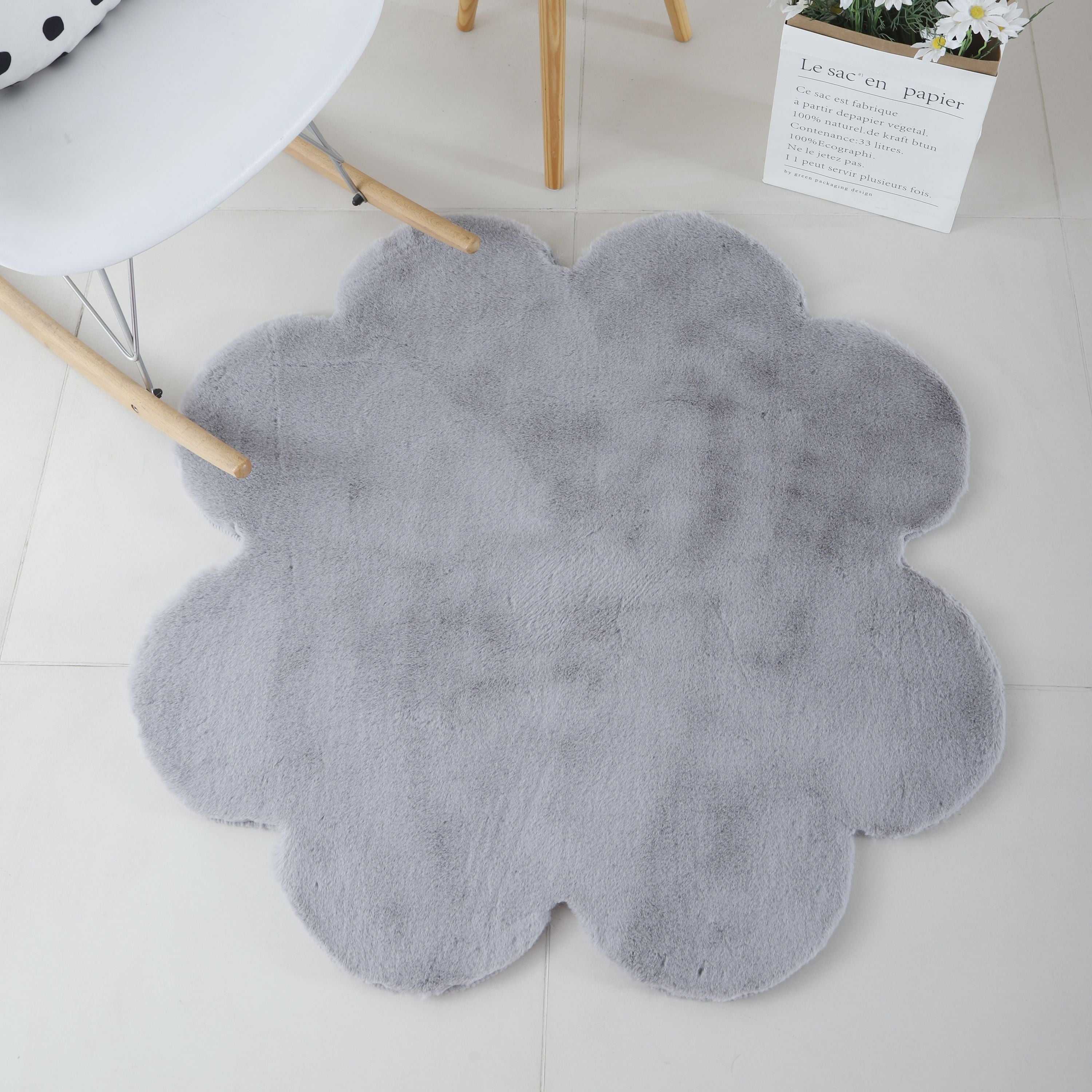 Rug plush plain cloverleaf shape faux fur children's room soft fur look