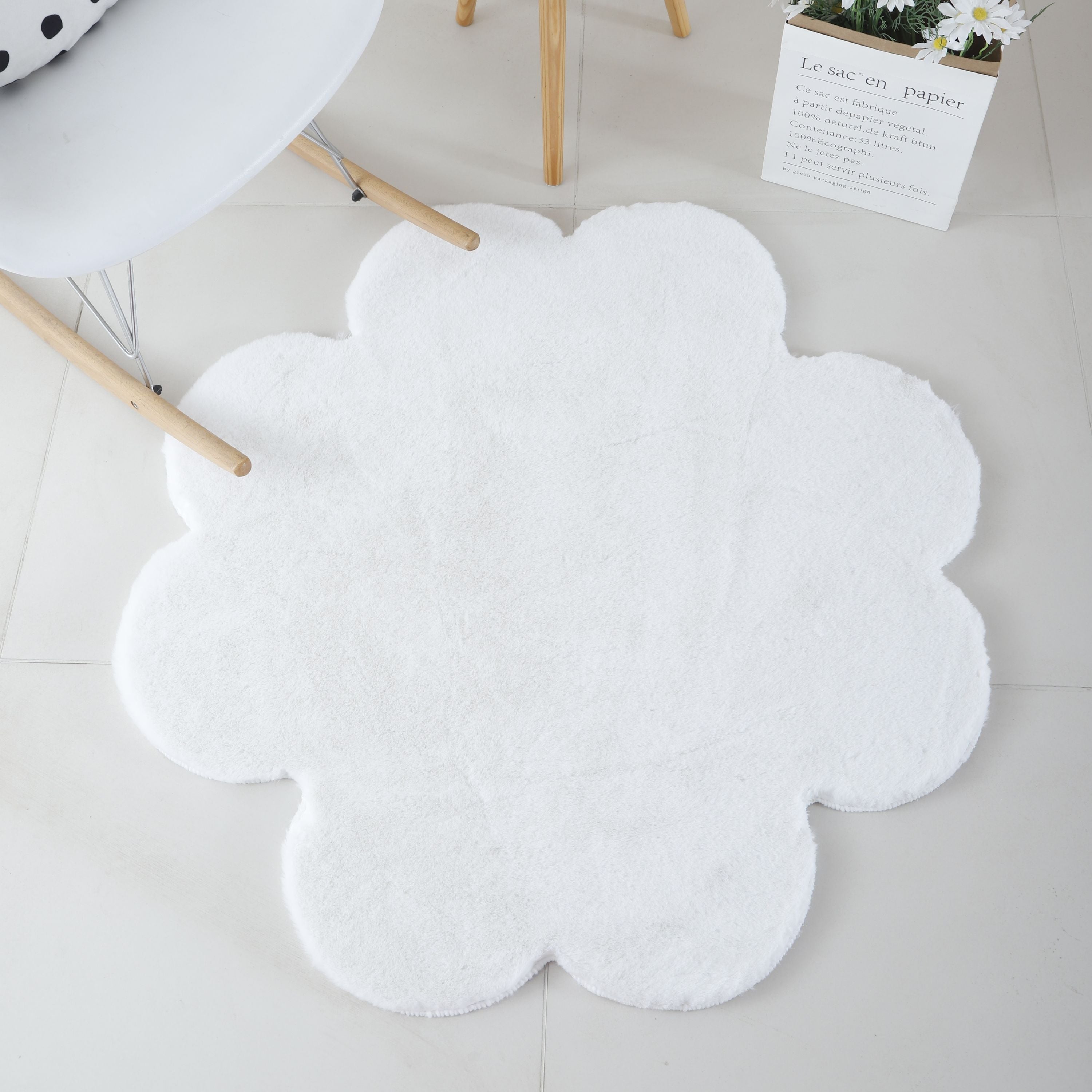 Rug plush plain cloverleaf shape faux fur children's room soft fur look