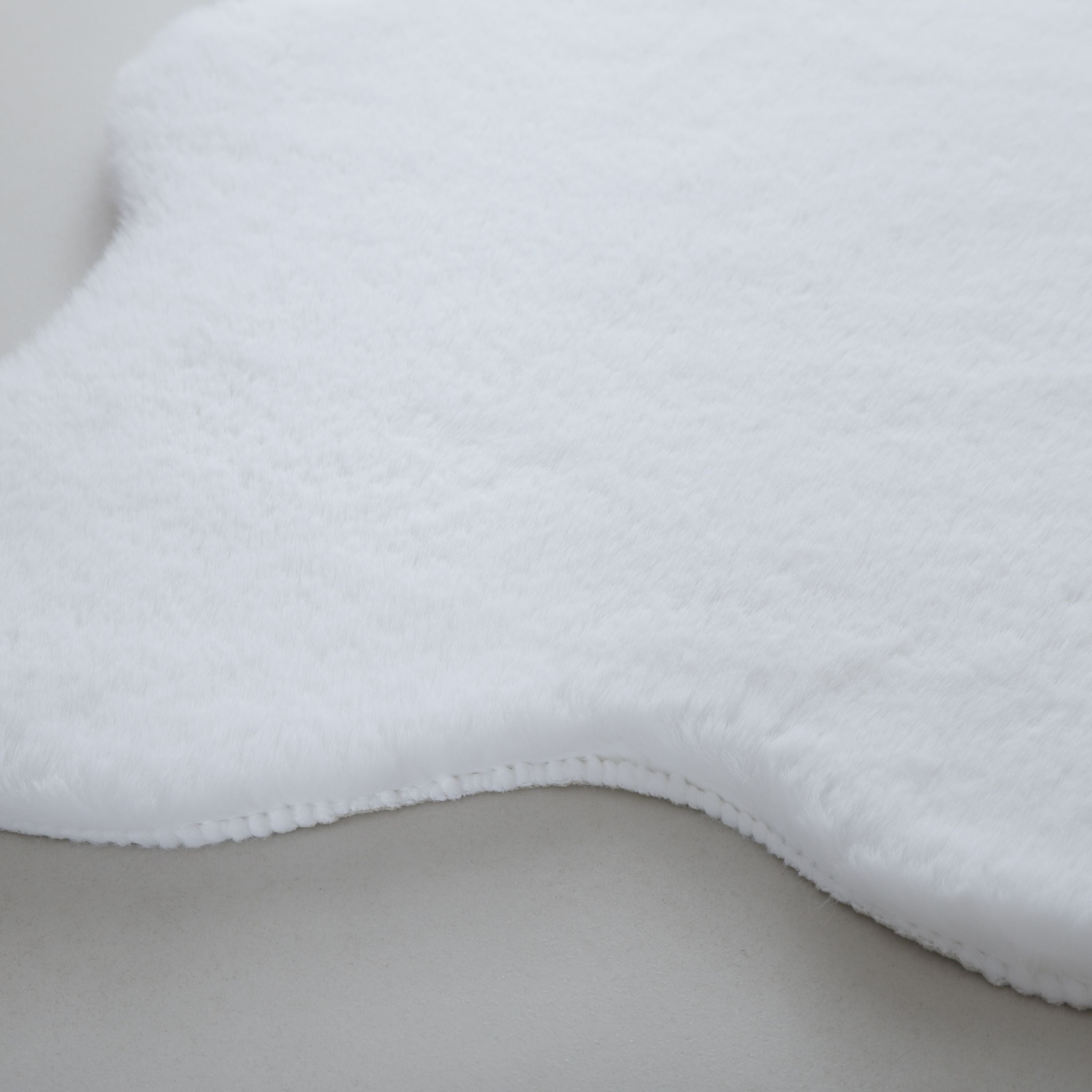 Tapis peluche uni forme peau de mouton tapis fausse fourrure chambre aspect fourrure