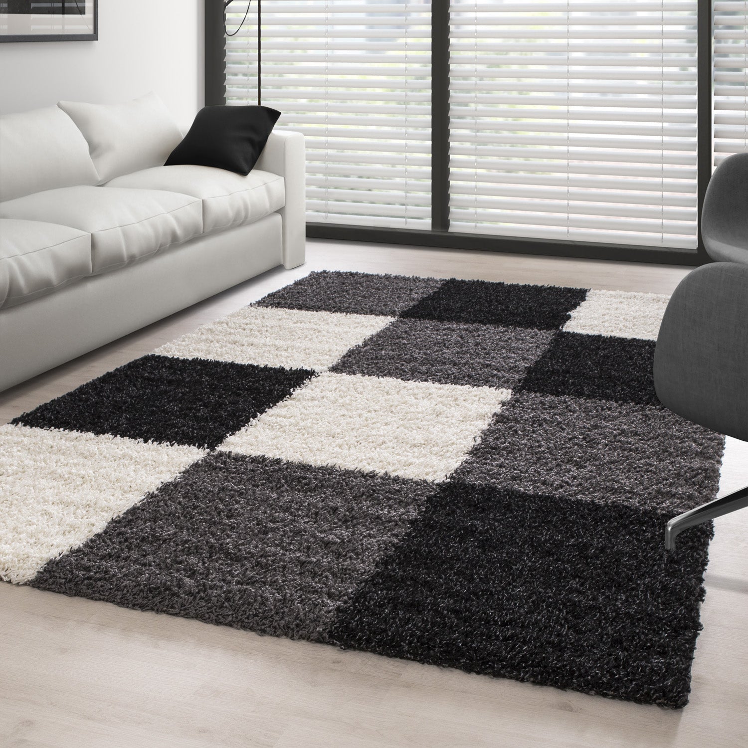 Deep pile rug, shaggy rug, living room rug, patterned in checked design