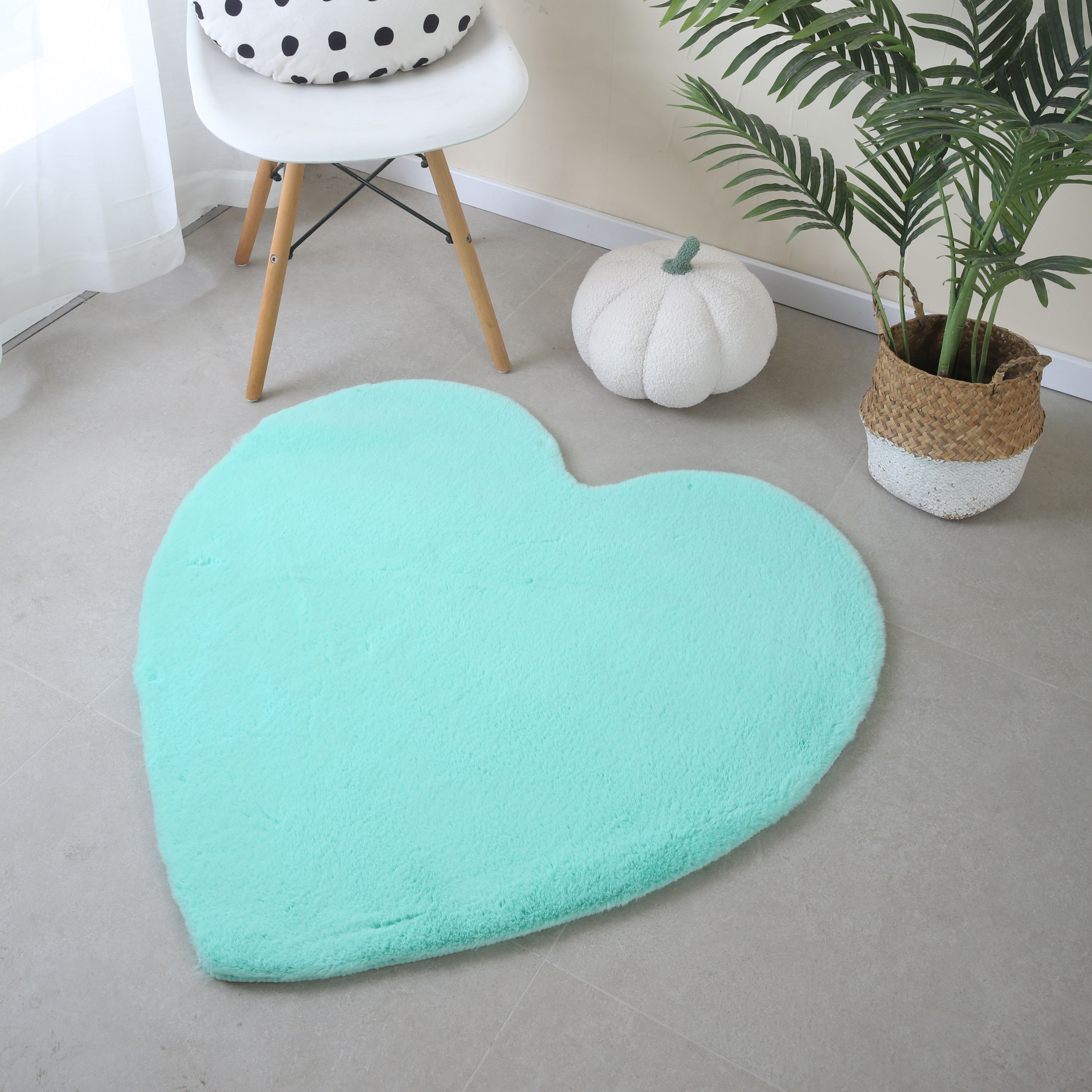 Tapis peluche uni forme coeur fausse fourrure chambre d'enfant aspect fourrure super doux